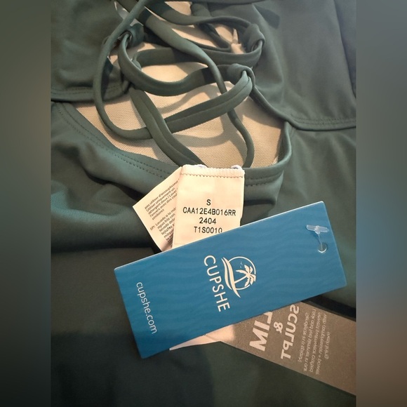 Cupshe Lace-Up One-Piece Swimsuit - Picture 3 of 4